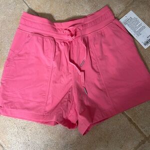 Lululemon Athletica dance studio Shorts Sz 4